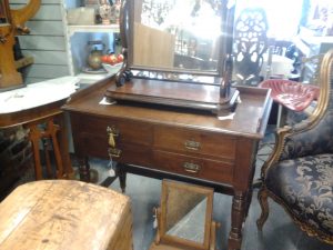 Edwardian Mahogany Vanity Table